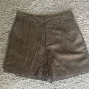 A New Day Women's High-rise Olive Green  Shorts 5” Inseam with Pockets Size 8
